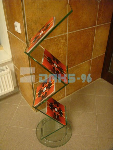 Стойки и поставки